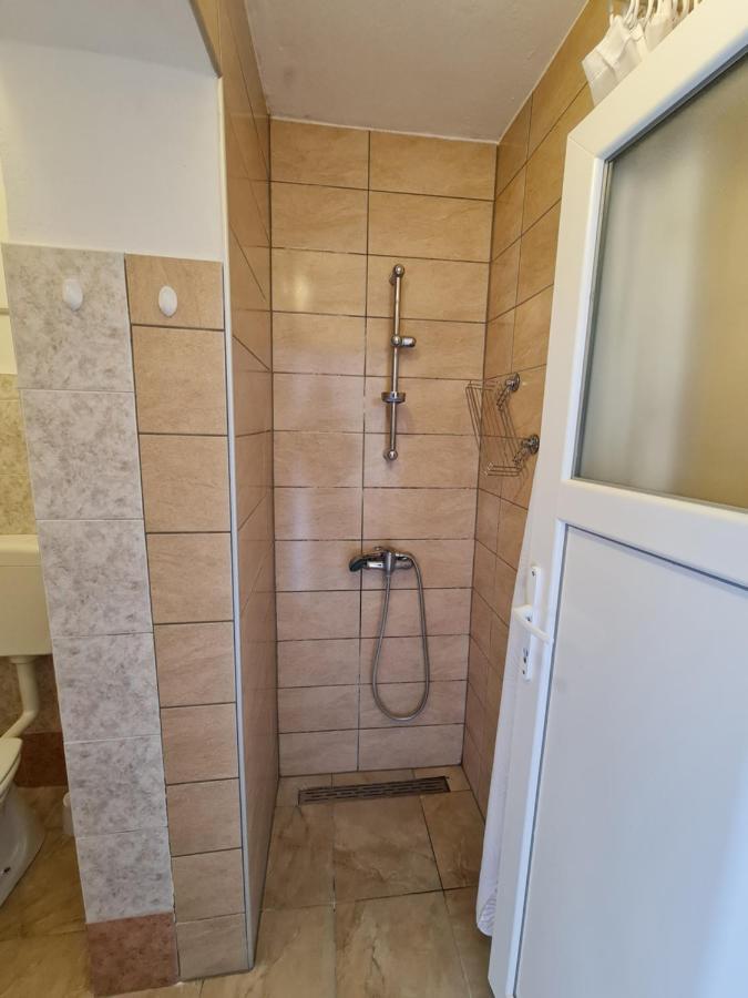 Apartma Pina Apartment อิซอลา ภายนอก รูปภาพ