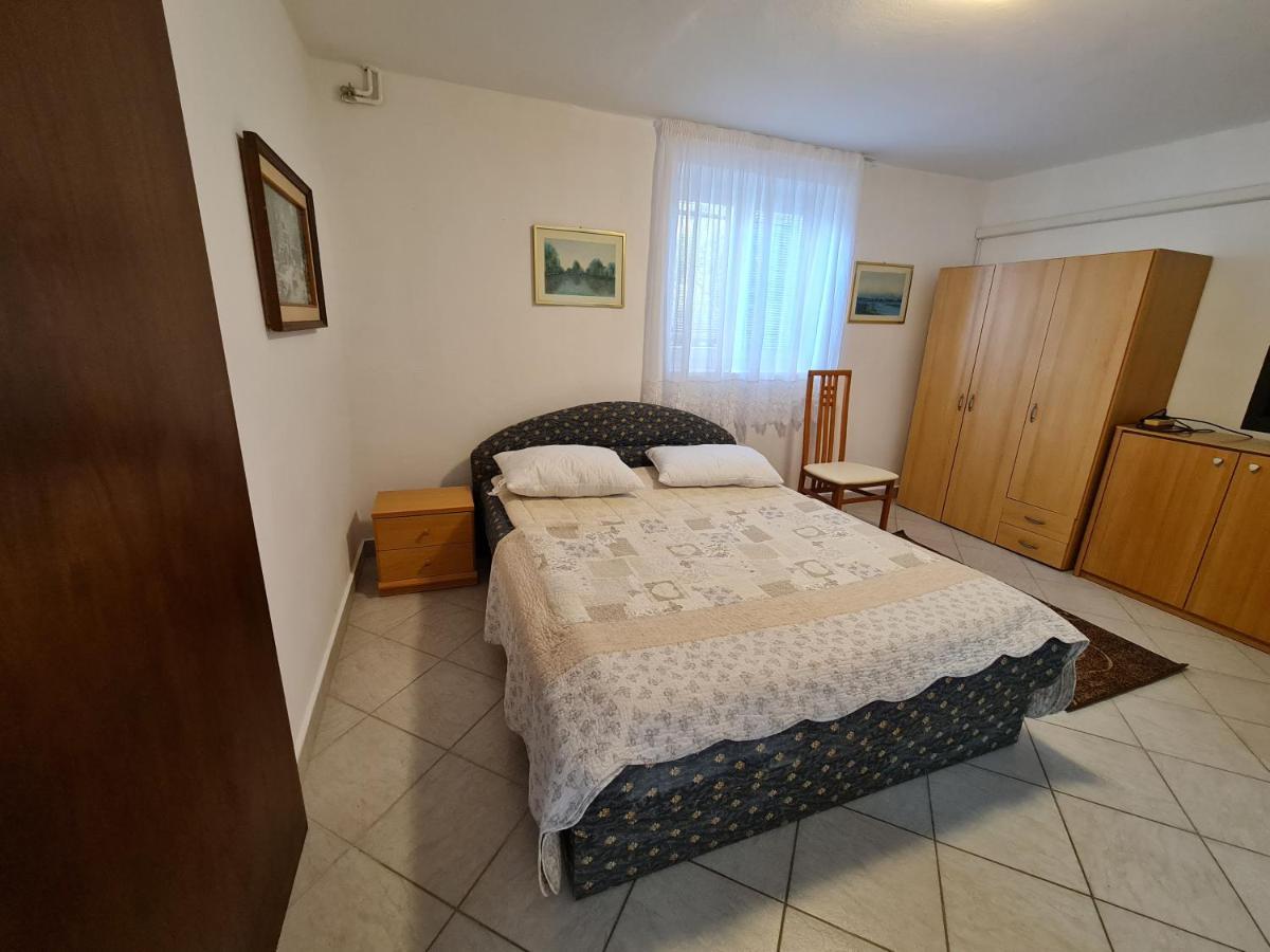 Apartma Pina Apartment อิซอลา ภายนอก รูปภาพ